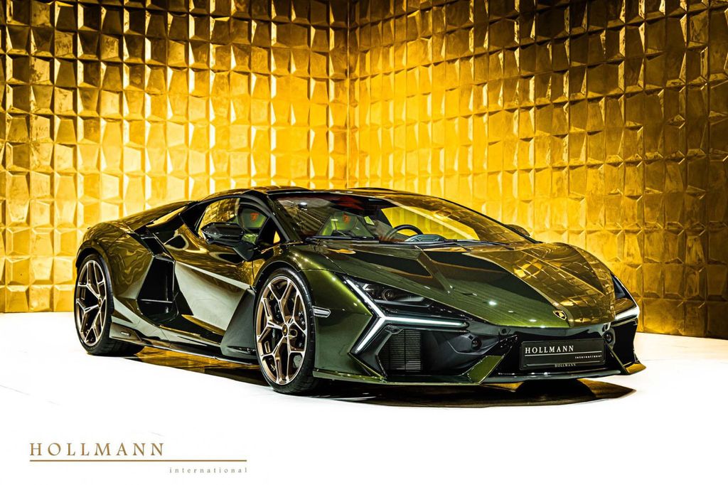 Image of Lamborghini Revuelto
