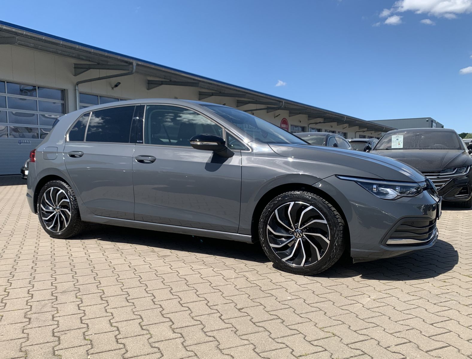 Fahrzeugabbildung Volkswagen Golf 2.0 TDI*LED-Plus*Cam*AHK*ACC*Navi*