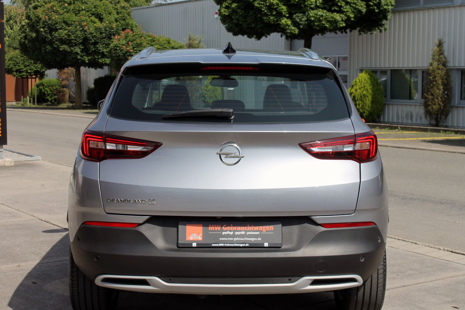 Fahrzeugabbildung Opel Grandland (X) 1.2 Innovation LED AHK ACC KAM PDC