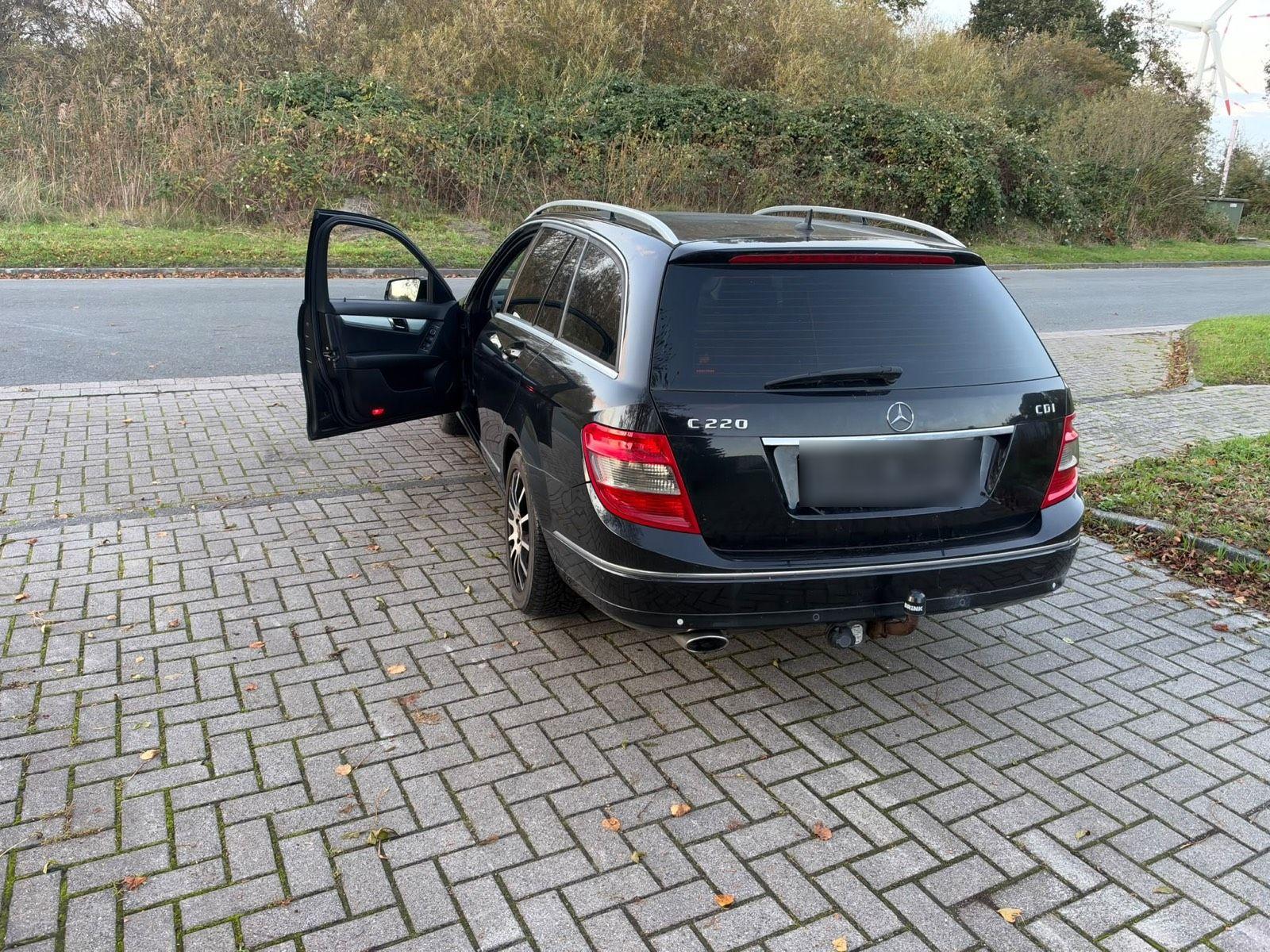 Mercedes-Benz C220 2010 — engine 170 HP (125kW)