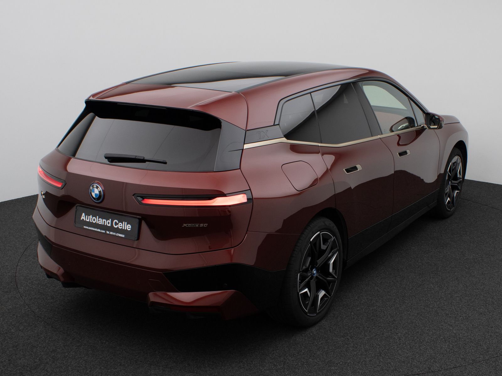 Fahrzeugabbildung BMW iX xD50  Sport Pano Sky-Lounge 360°Laser SoftCl