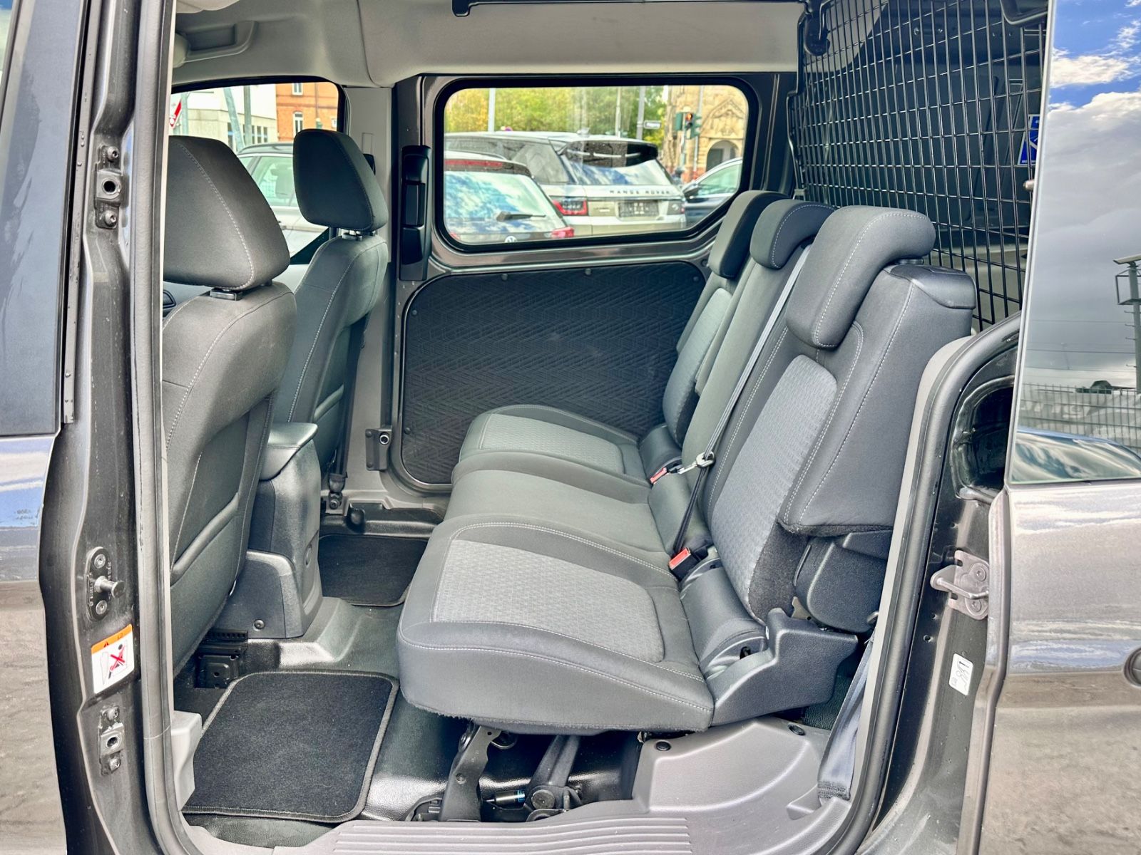 Fahrzeugabbildung Ford TRANSIT CONNECT HALBKASTEN LANG TREND*AUTOM.*