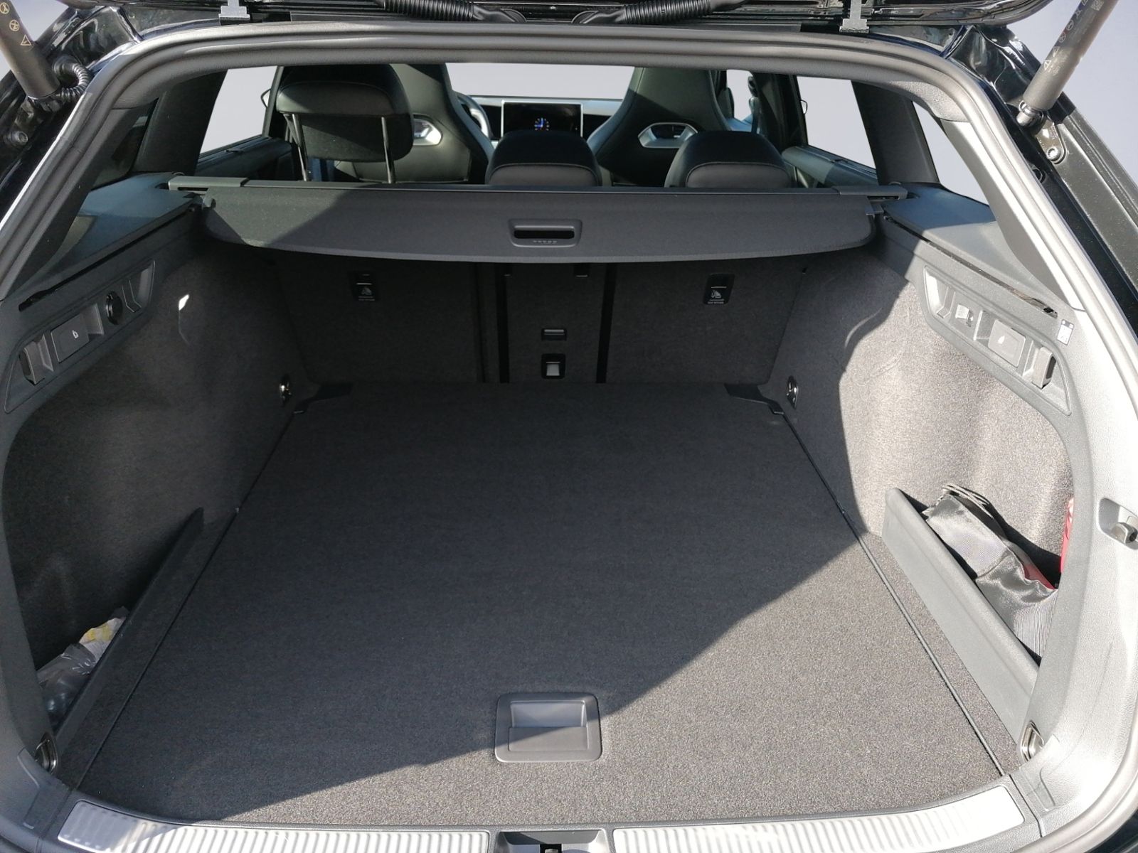 Passat Variant R-Line 2.0 TDI 4MO DSG MATRIX+PAN