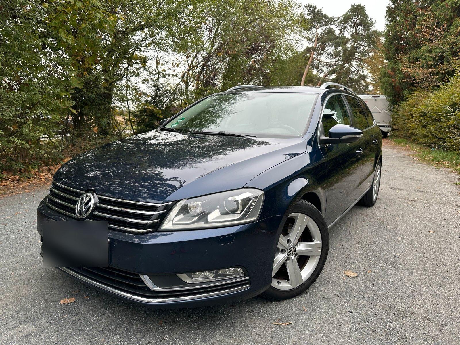 Volkswagen Passat 2011 — вигляд ззаду