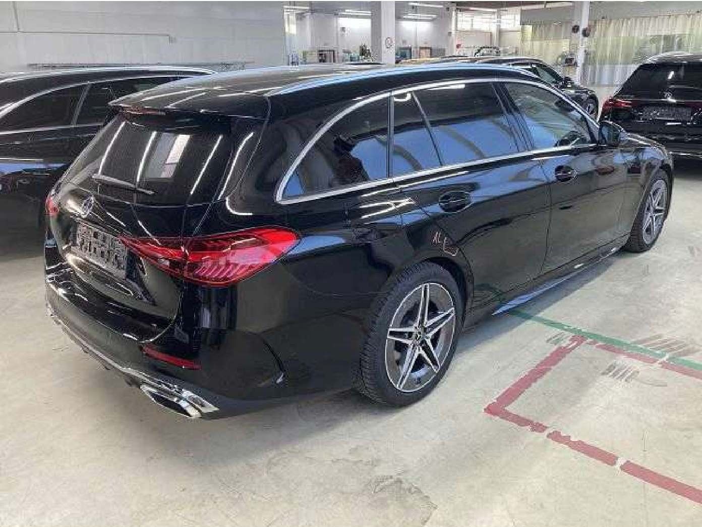 Mercedes-Benz C 220 d T 4M AMG AHK Distronic Kamera Keyless imagem 3