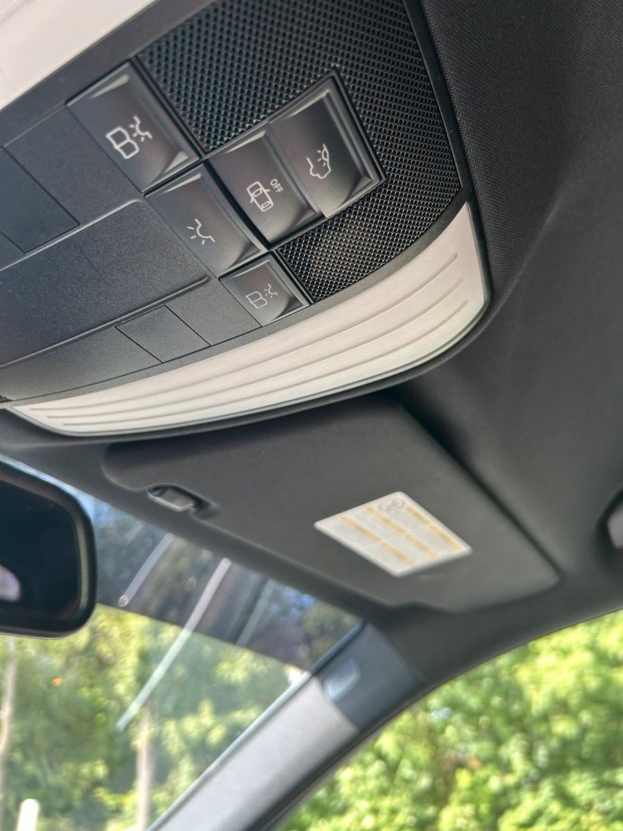 Mercedes-Benz E220 2010 — photo 8