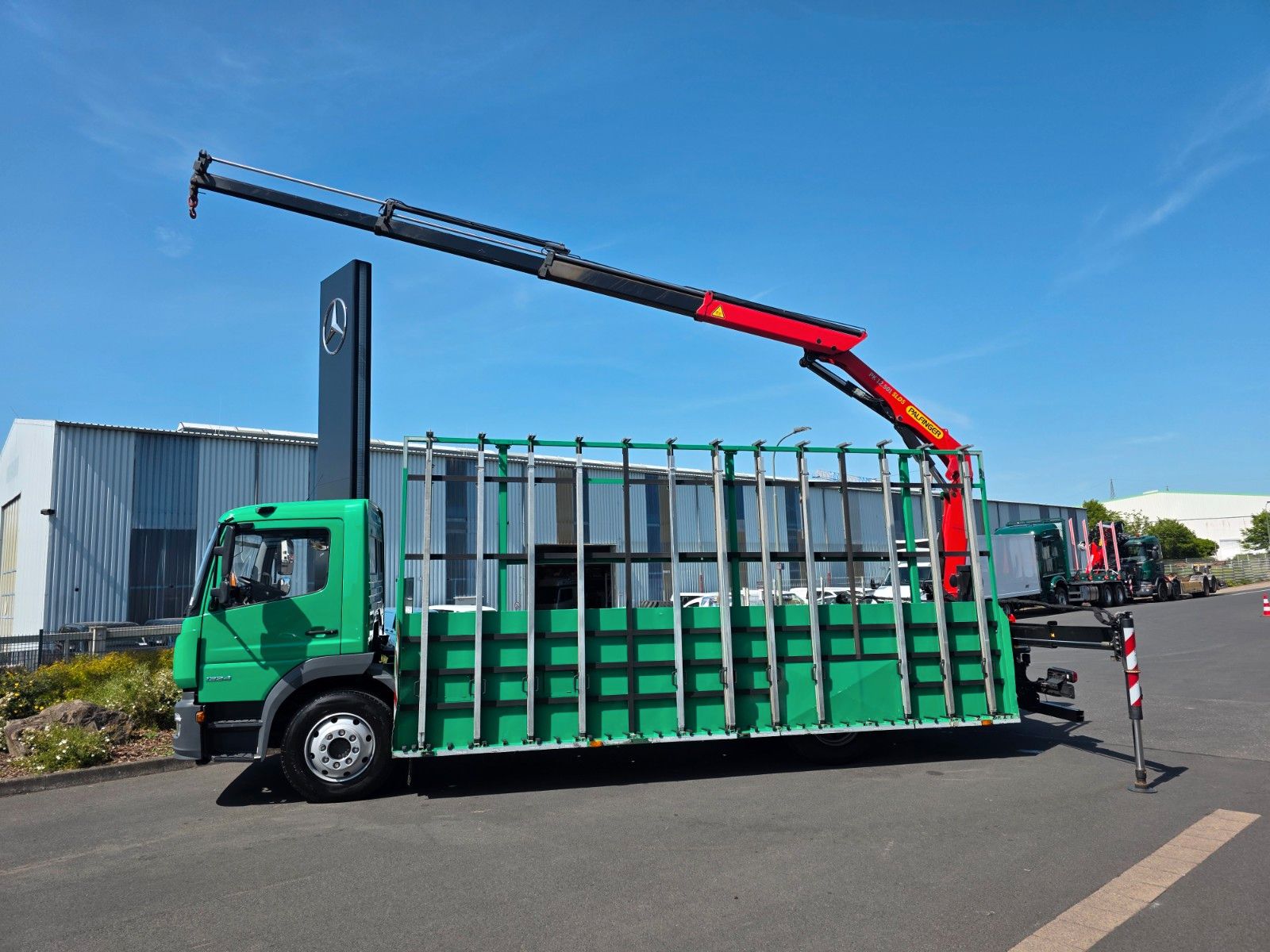 Fahrzeugabbildung Mercedes-Benz Atego 1324 L Glasreff Palfinger PK 12.501 Funk
