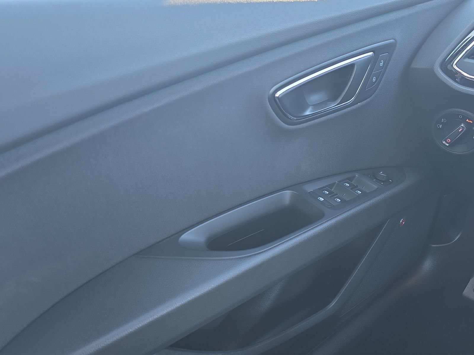 Fahrzeugabbildung SEAT Leon ST FR 1.5 TSI LED RFK SH