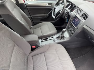 Volkswagen Golf - 12