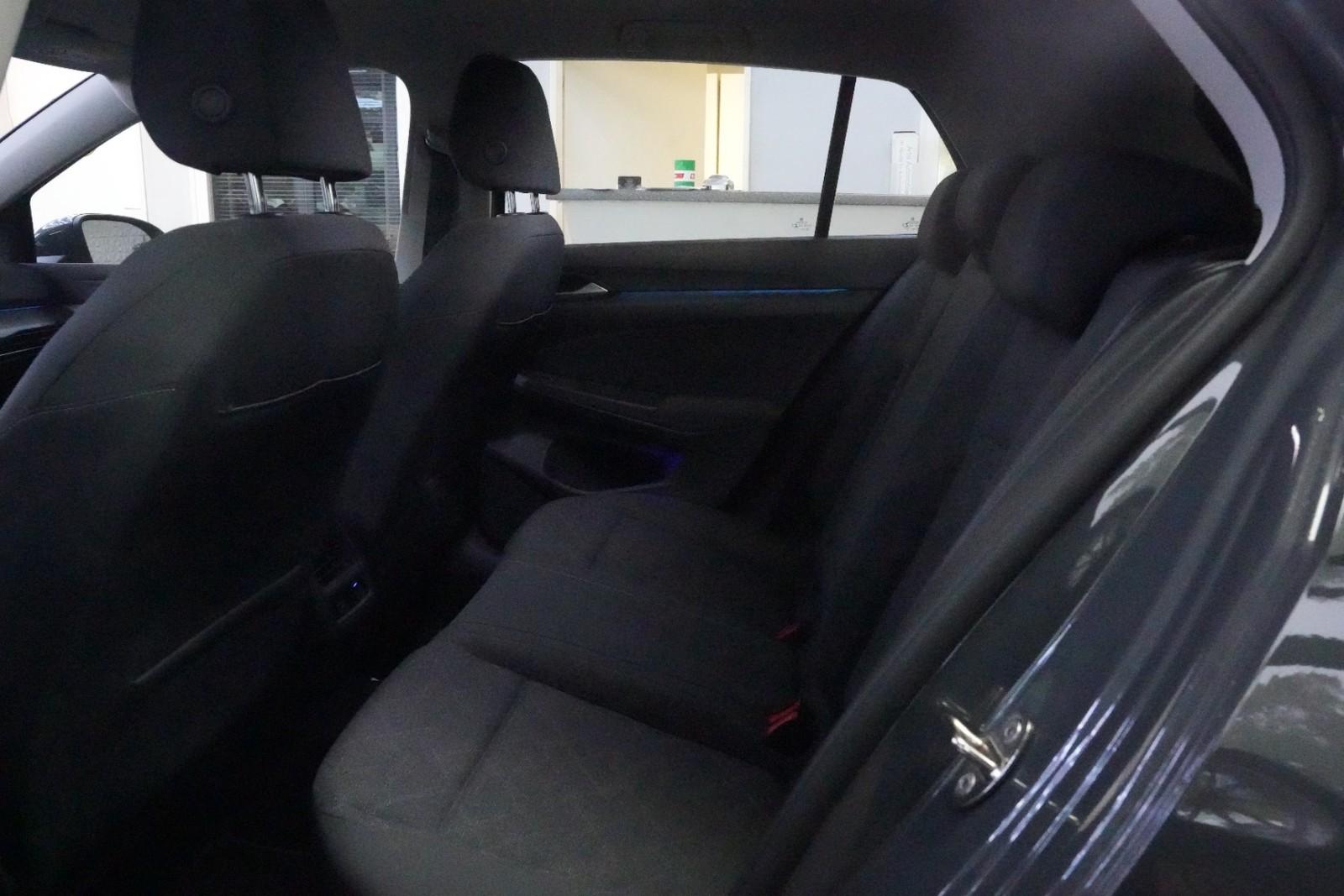 Volkswagen Golf VIII LIFE*ANHÄNGERKUPPLUNG*PDC*ACC*PDC*NAVI
