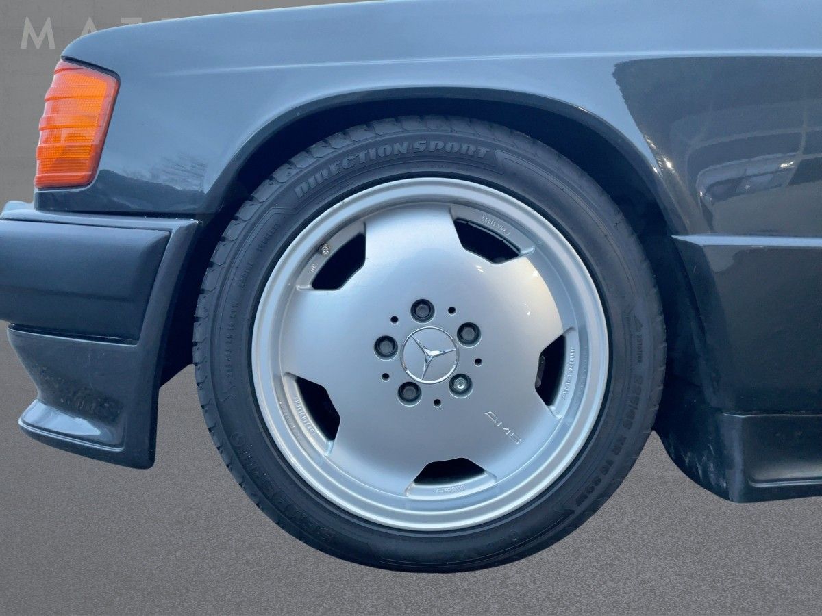 Fahrzeugabbildung Mercedes-Benz 190 E 3.2/AMG-Ausführung/Aerodynamikpaket