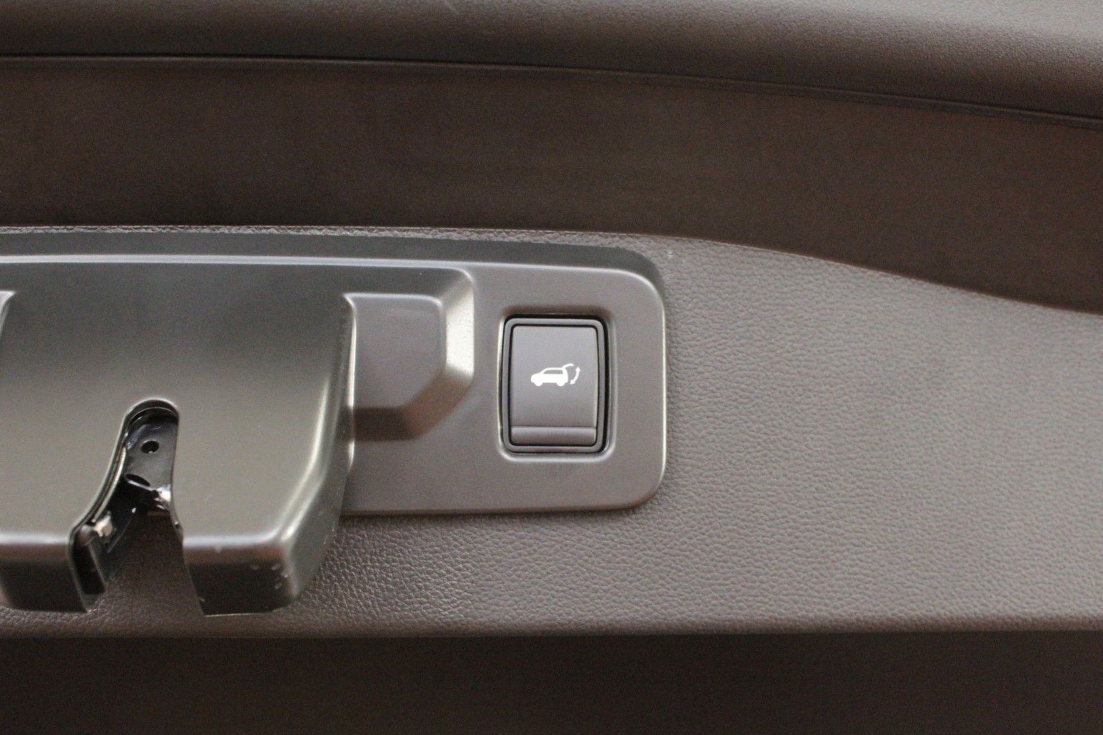 Fahrzeugabbildung Renault Austral Mild Hybrid 160 Iconic Esprit Alpine Aut