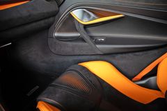 MCLAREN 750S - B&W Lift Elite Paint Carbon Interior 360°