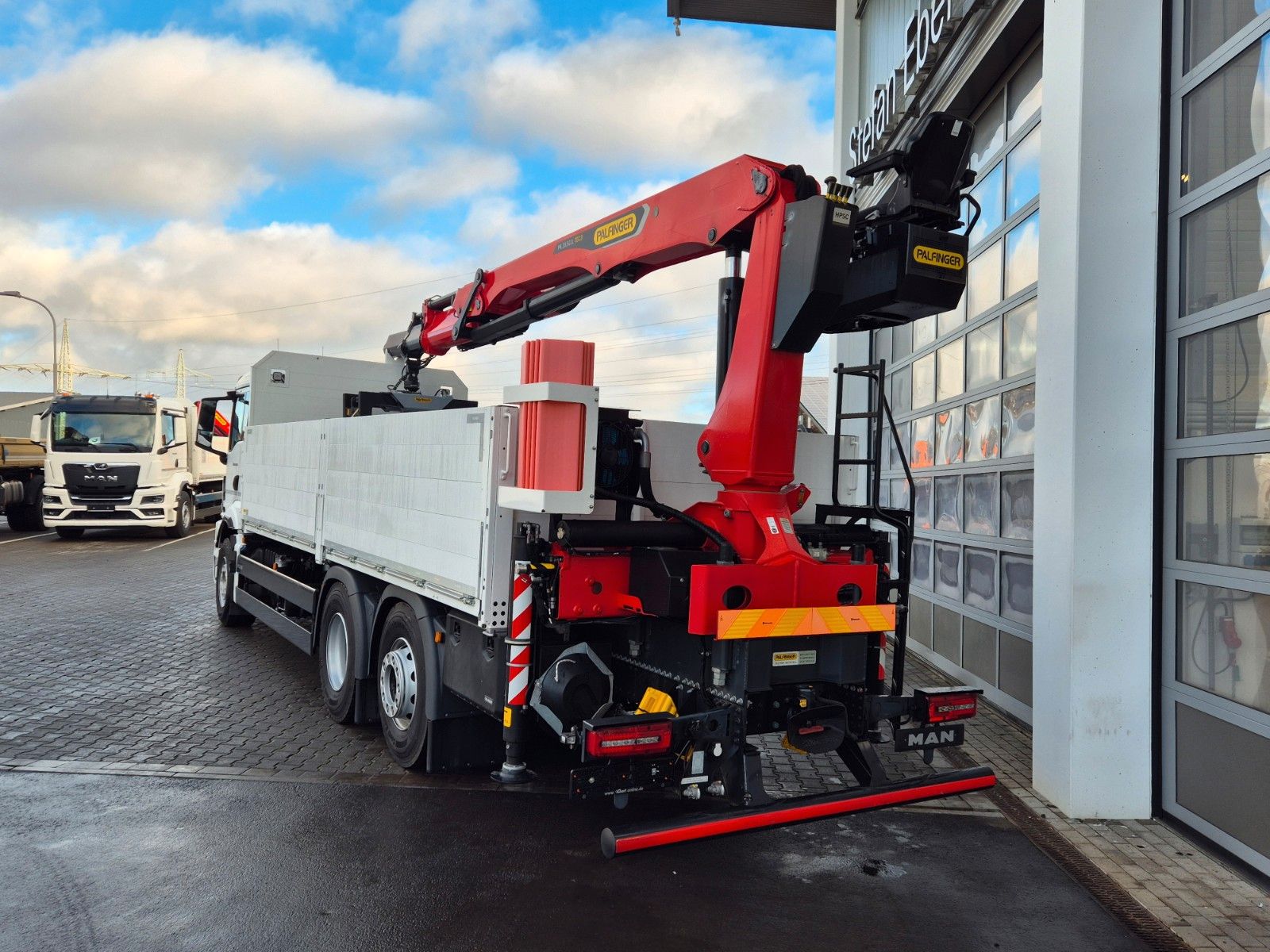 Fahrzeugabbildung MAN TGS 26.470 6x2-4 LL Baustoff Palfinger PK20.501L