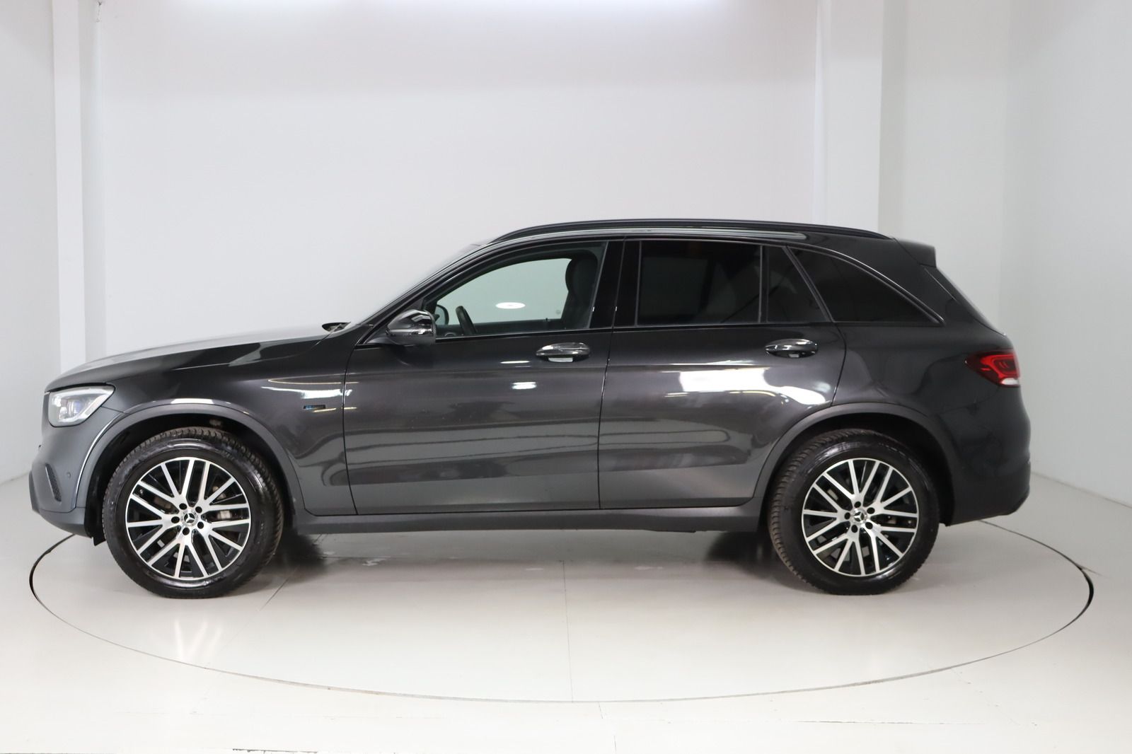 Fahrzeugabbildung Mercedes-Benz GLC 300 e 4Matic * DIS * RFK * LED