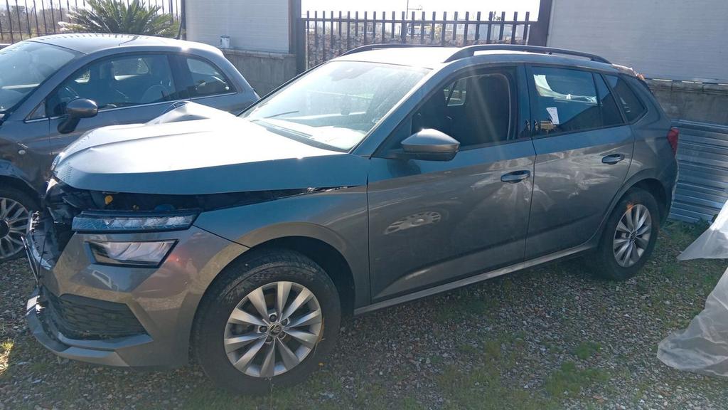 Skoda Kamiq 10 TSI 110 CV Style SINISTRATA 2022
