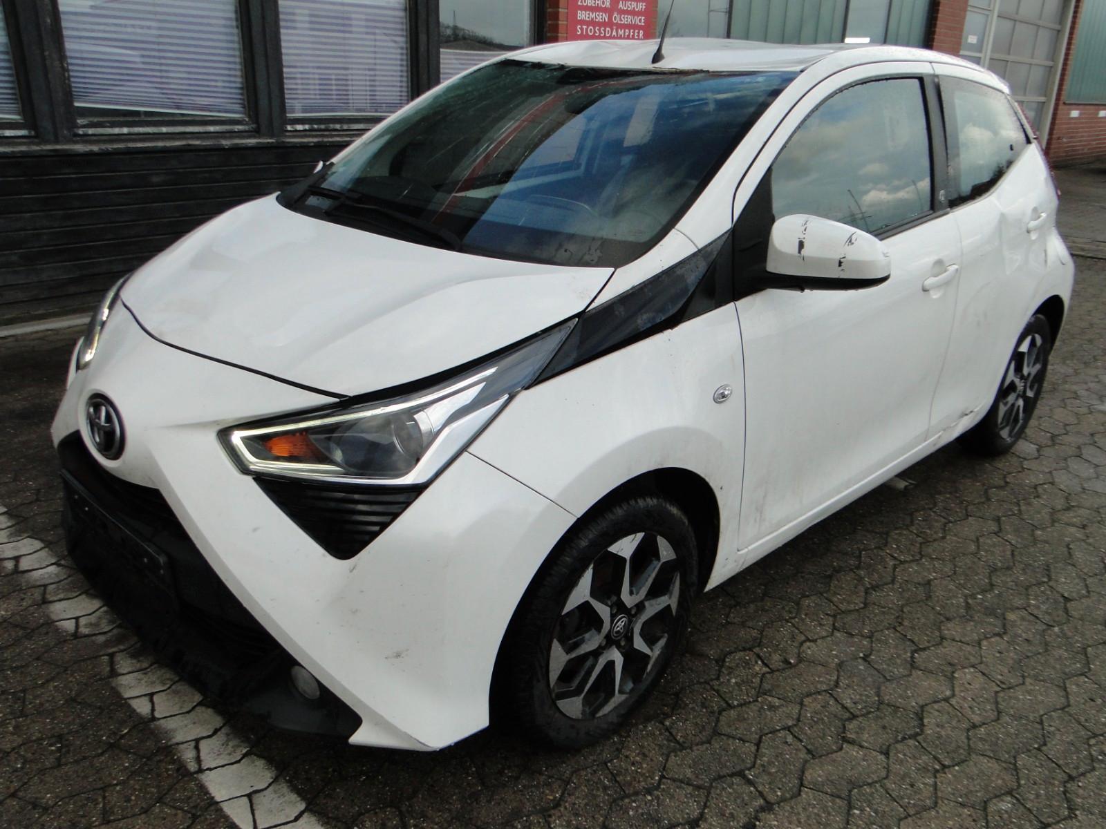 Toyota Aygo x-play TeamD/100% fahrbereit/alle Airbag zu