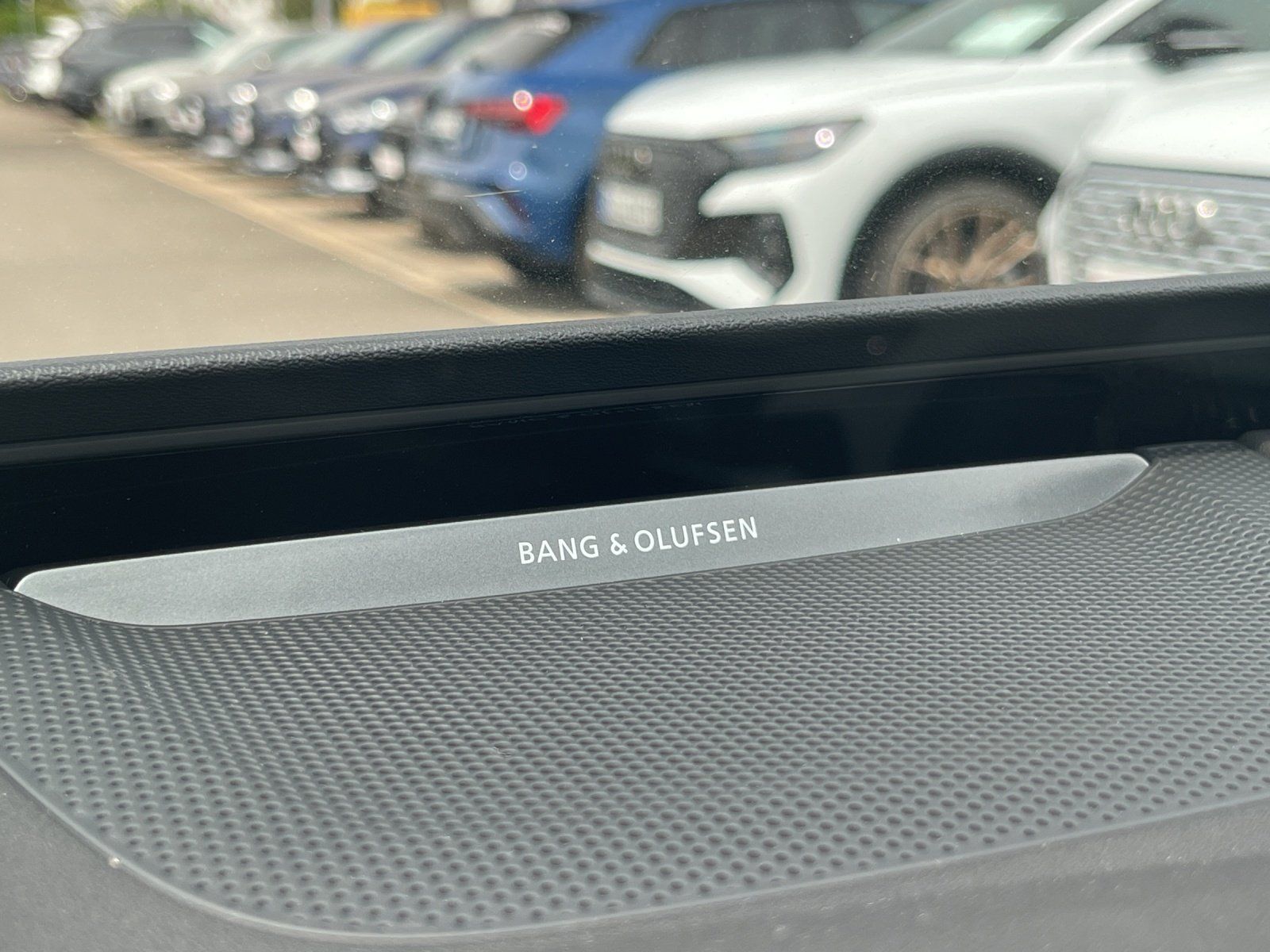 Fahrzeugabbildung Audi A6 Avant e-tron edition one edition one grey e-t