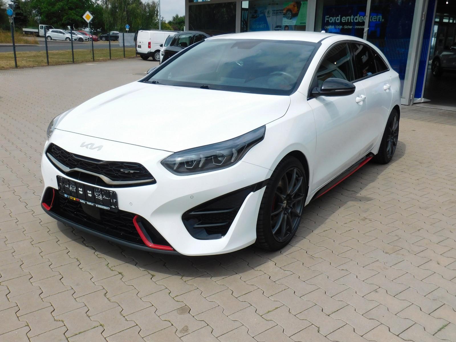 Kia ProCeed 1.6T-GDI DCT7 GT*LED*NAV*KAM*ACC
