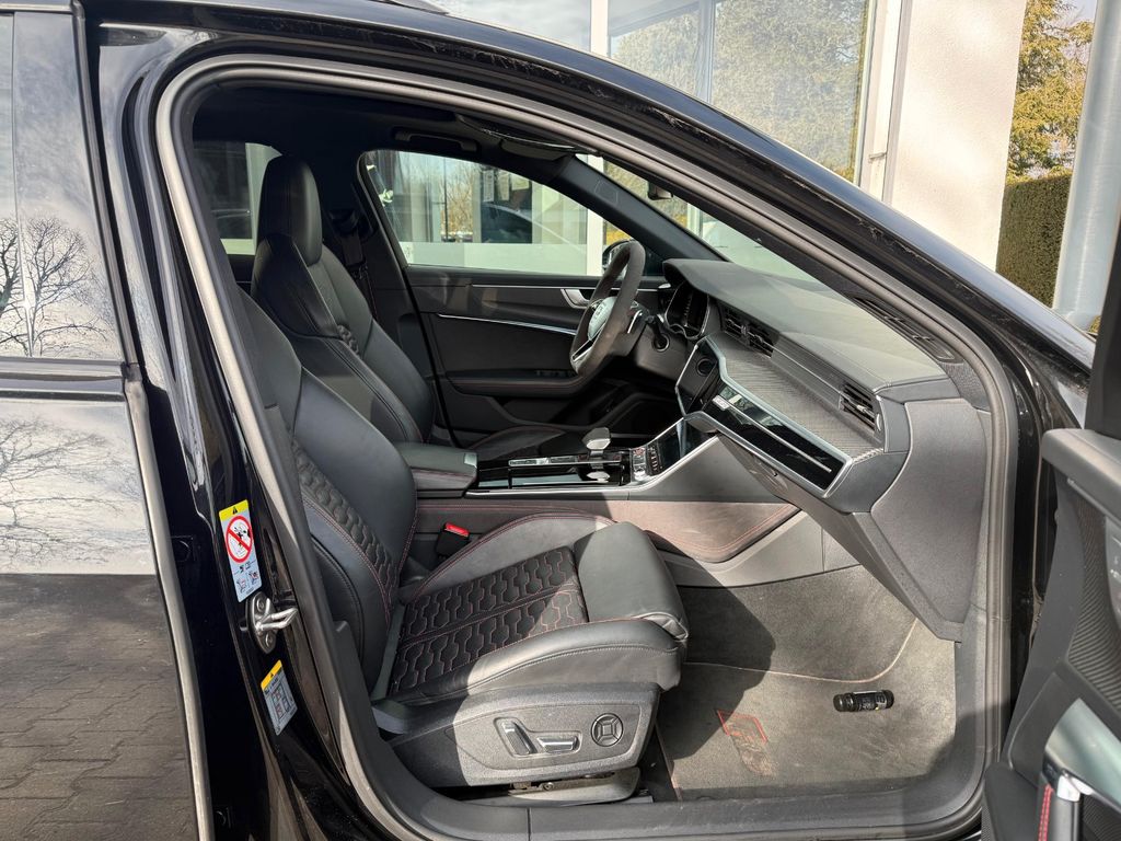 AUDI RS6 Avant PERFORMANCE/ STANDHZG./ B&O/ 22"/ PANO AUDI RS6 Avant PERFORMANCE/ STANDHZG./ B&O/ 22"/ PANO