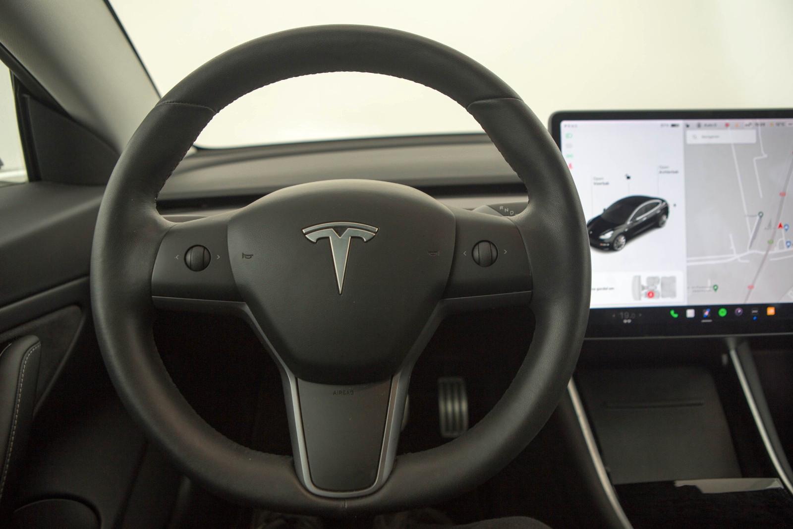 TESLA MODEL 3 PERFORMANCE 483CH - 1ERE MAIN - HAYON ÉLECTRIQUE - TOIT PANORAMIQUE