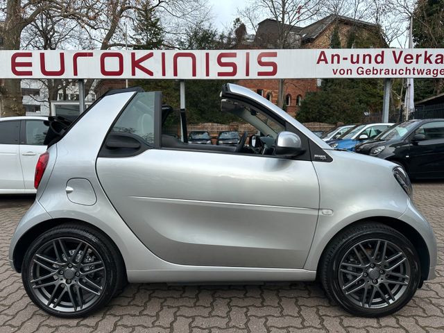 Smart fortwo cabrio 66kW DCT*BRABUS Xcl*LEDER*NAVI*KAM