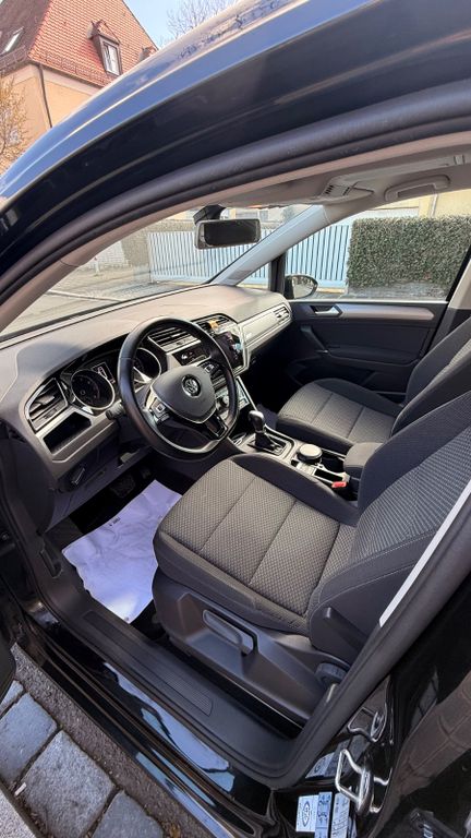 Image of Volkswagen Touran