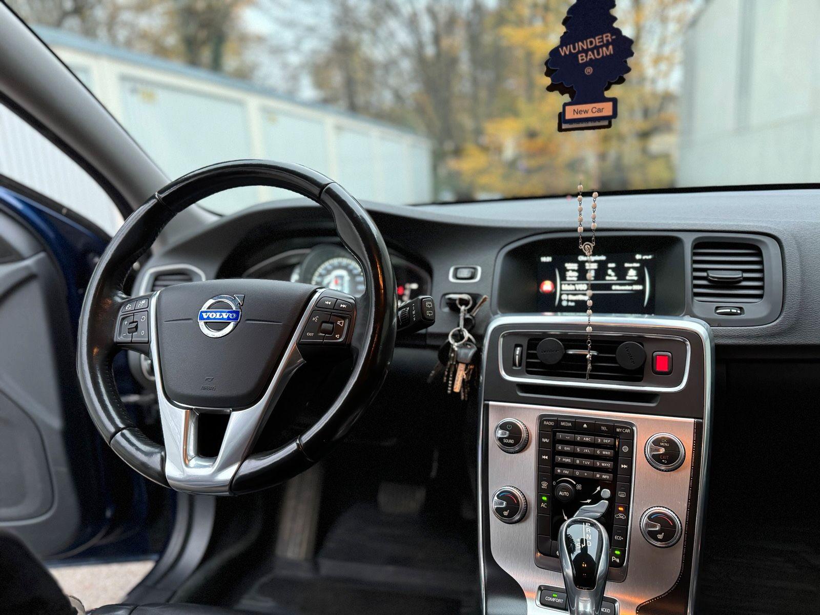 Volvo V60 2015 — engine 224 HP (165kW)