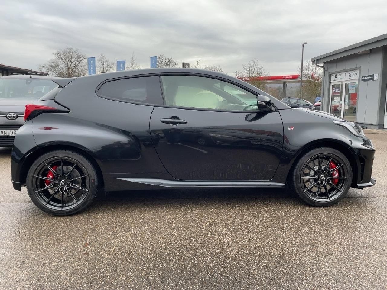 Fahrzeugabbildung Toyota GR Yaris HighPerf 1.6T AT +Alu geschm+Convenienc