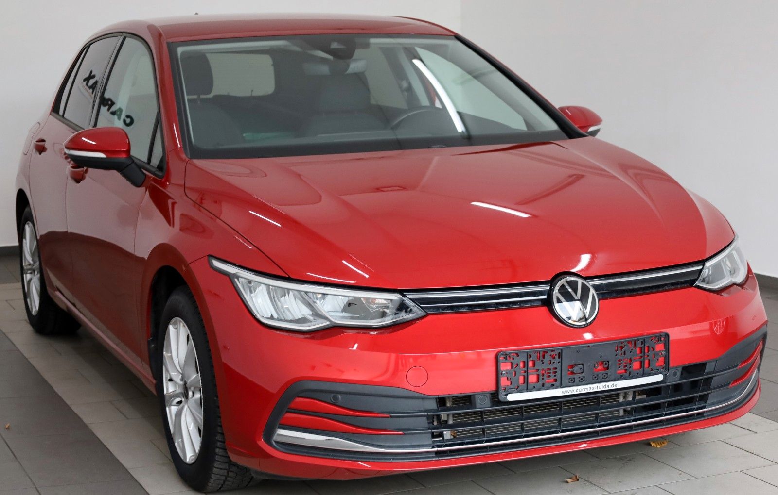 Fahrzeugabbildung Volkswagen Golf VIII Lim. Active Navi,LED,SH,PDC,ACC,SR+WR