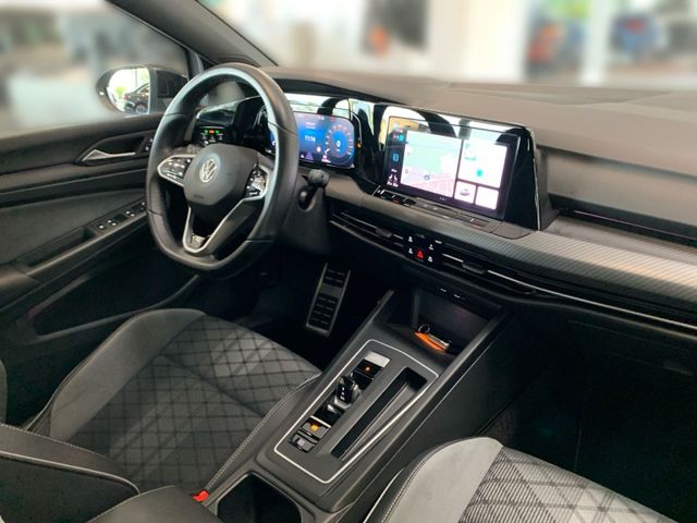Golf VIII 2.0 TSI R-LINE BLACKSTYLE PANO+KAM+ACC