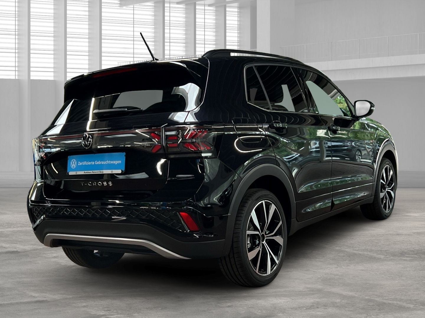 Fahrzeugabbildung Volkswagen T-Cross R-Line 1.0 TSI Sportpaket AHK-abnehmbar