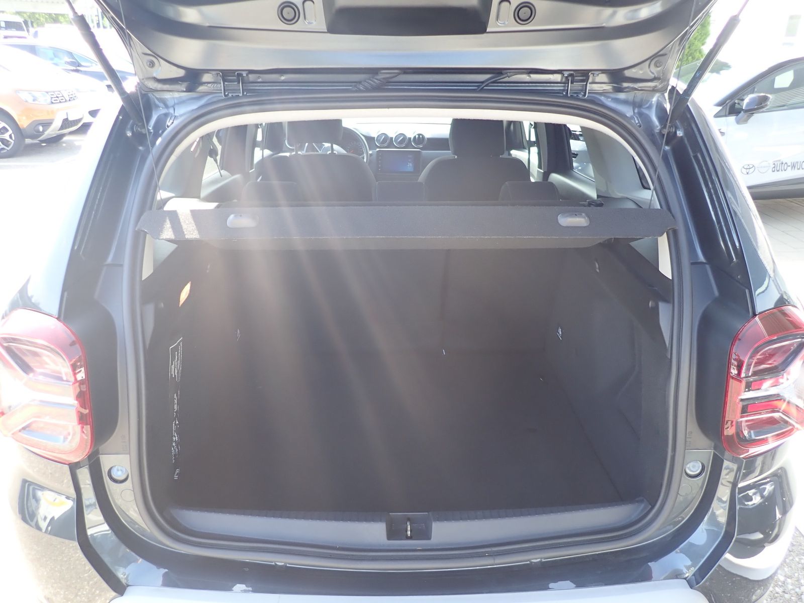Fahrzeugabbildung Dacia Duster TCe130 2WD Prestige+