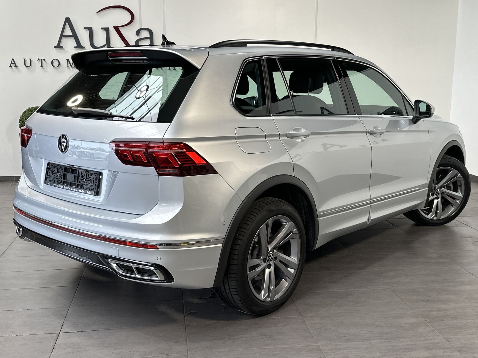 Fahrzeugabbildung Volkswagen Tiguan 1.4 TSI eHybrid R-Line NAV+MATRIX+360°+PP