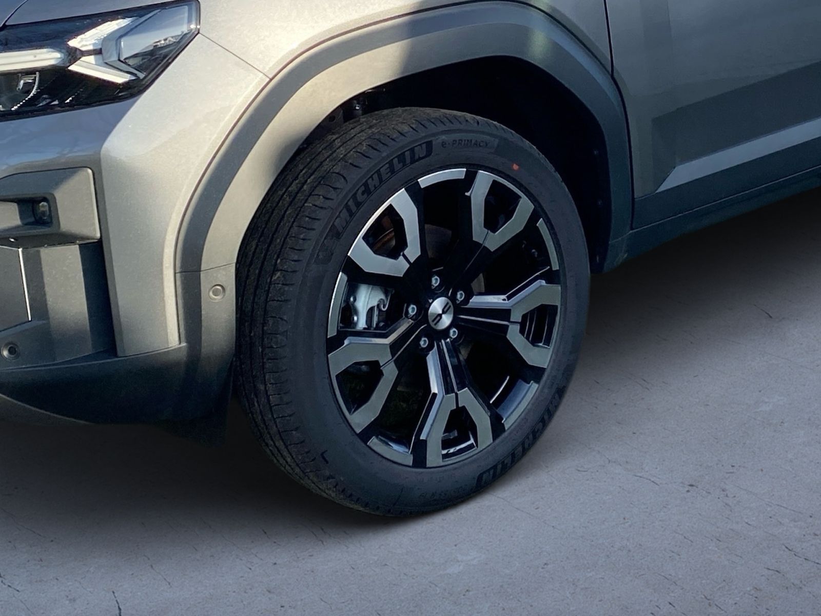 Fahrzeugabbildung Dacia Bigster 1.8 E-TECH Hybrid 155 Journey *Glasdach*