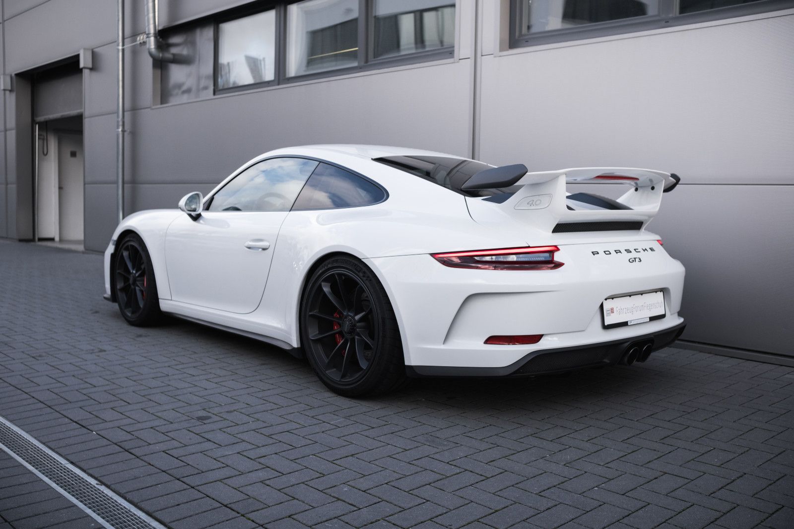 Fahrzeugabbildung Porsche 911/991.2 GT3 -Lift-Clubsport-Approved-LED