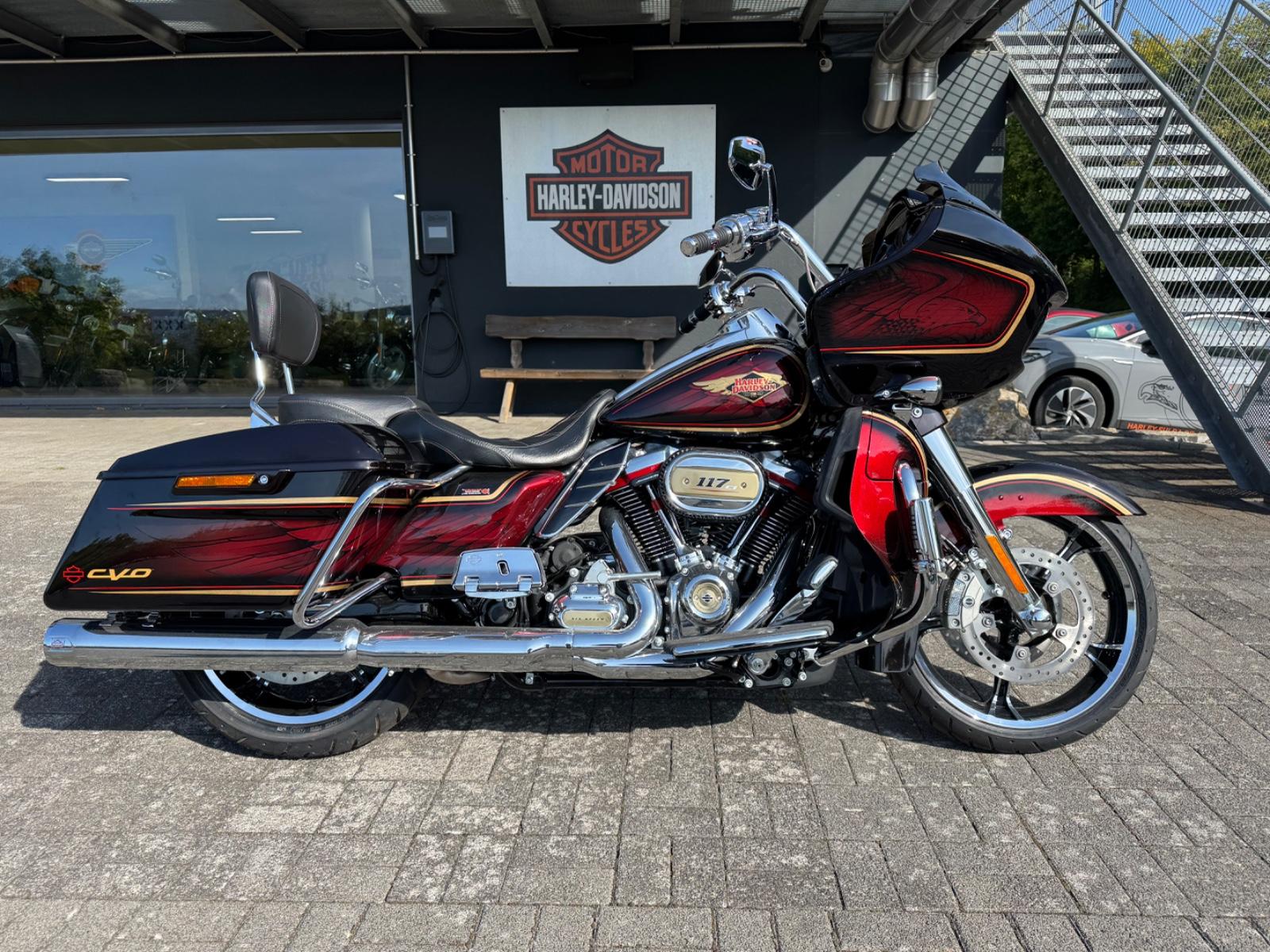 Harley-Davidson Road Glide CVO Limited 120th Anniversary