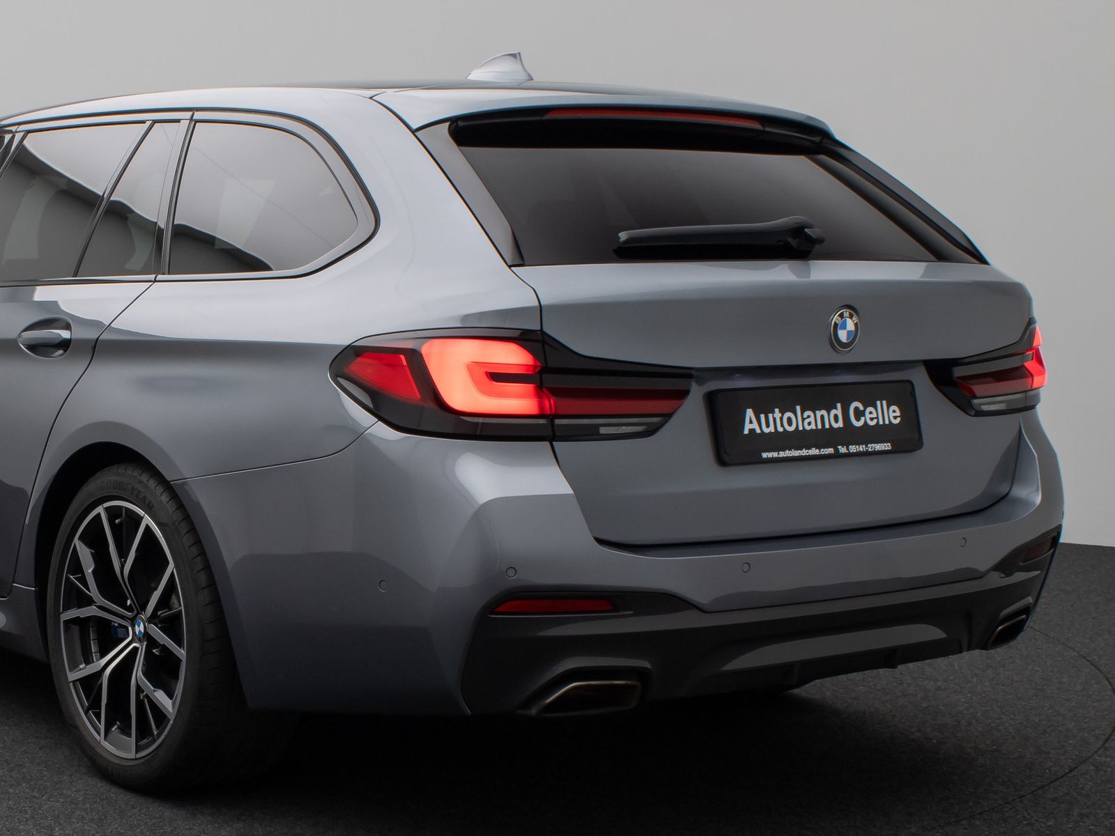 Fahrzeugabbildung BMW 540i xD M Sport Panorama DAB H/K DispKey 19Zoll