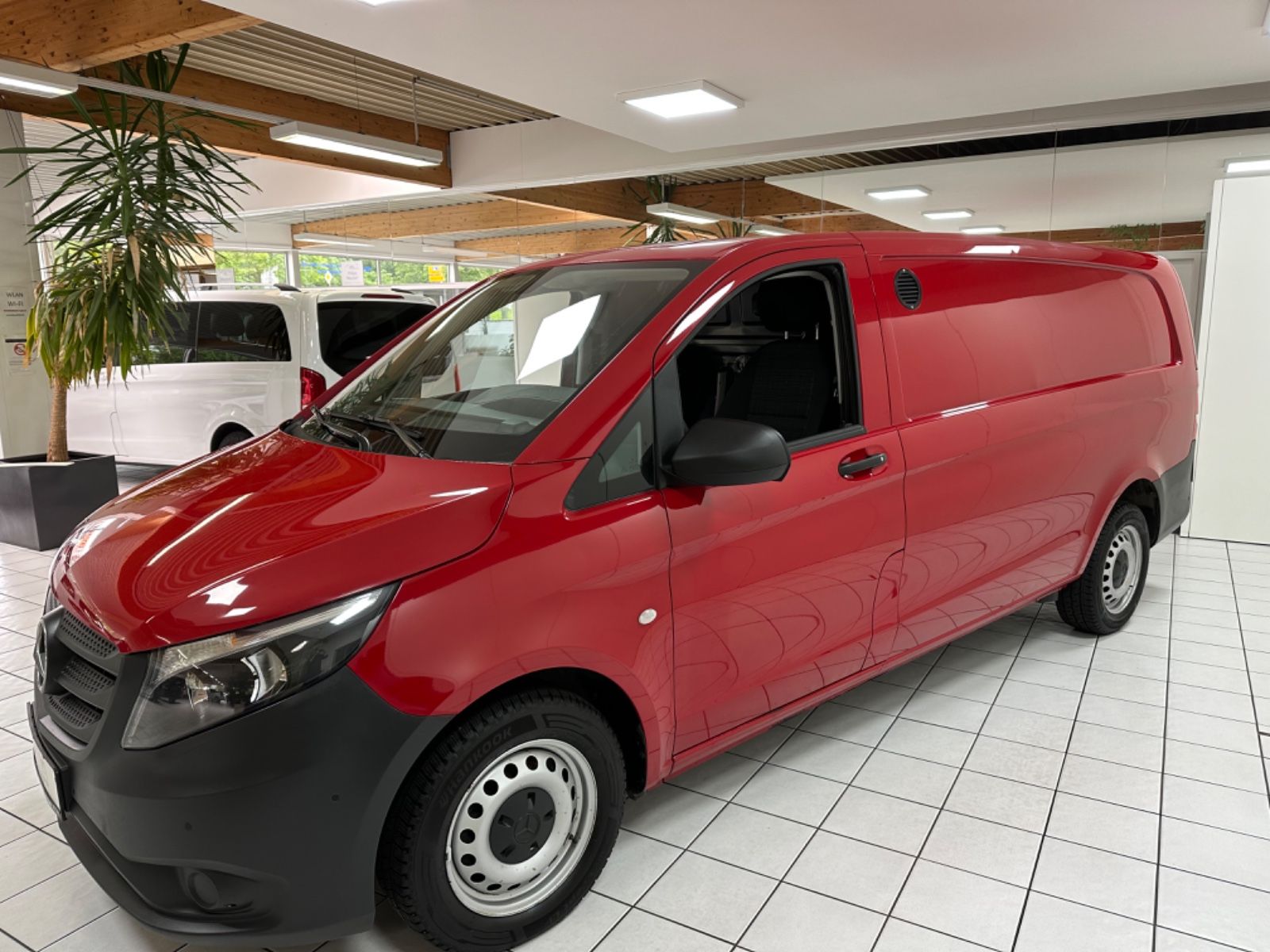 Fahrzeugabbildung Mercedes-Benz Vito Kasten 111 CDI FWD extralang*Klima*Radio