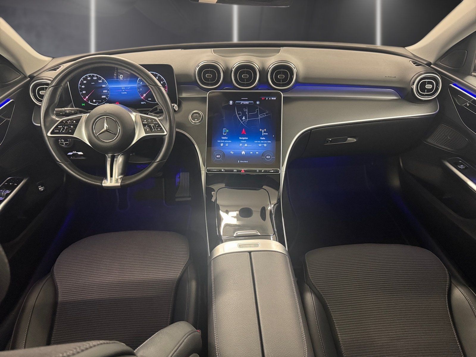Fahrzeugabbildung Mercedes-Benz C 200 T Avantgarde*Pano*Totwin*LED*Kamera*CarPl*