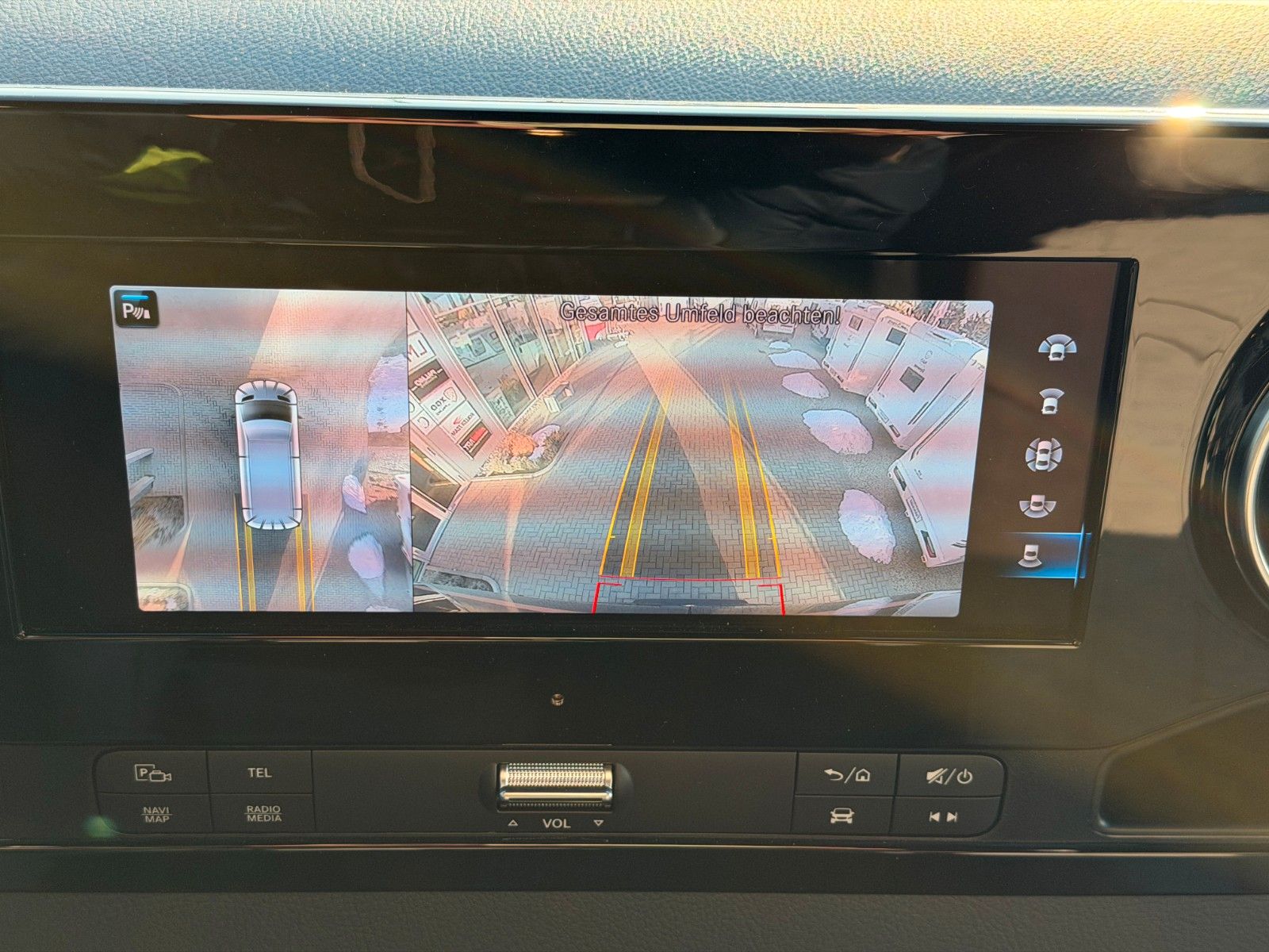 Fahrzeugabbildung Robeta Adonis - Luxus Campervan mit Aufstelldach