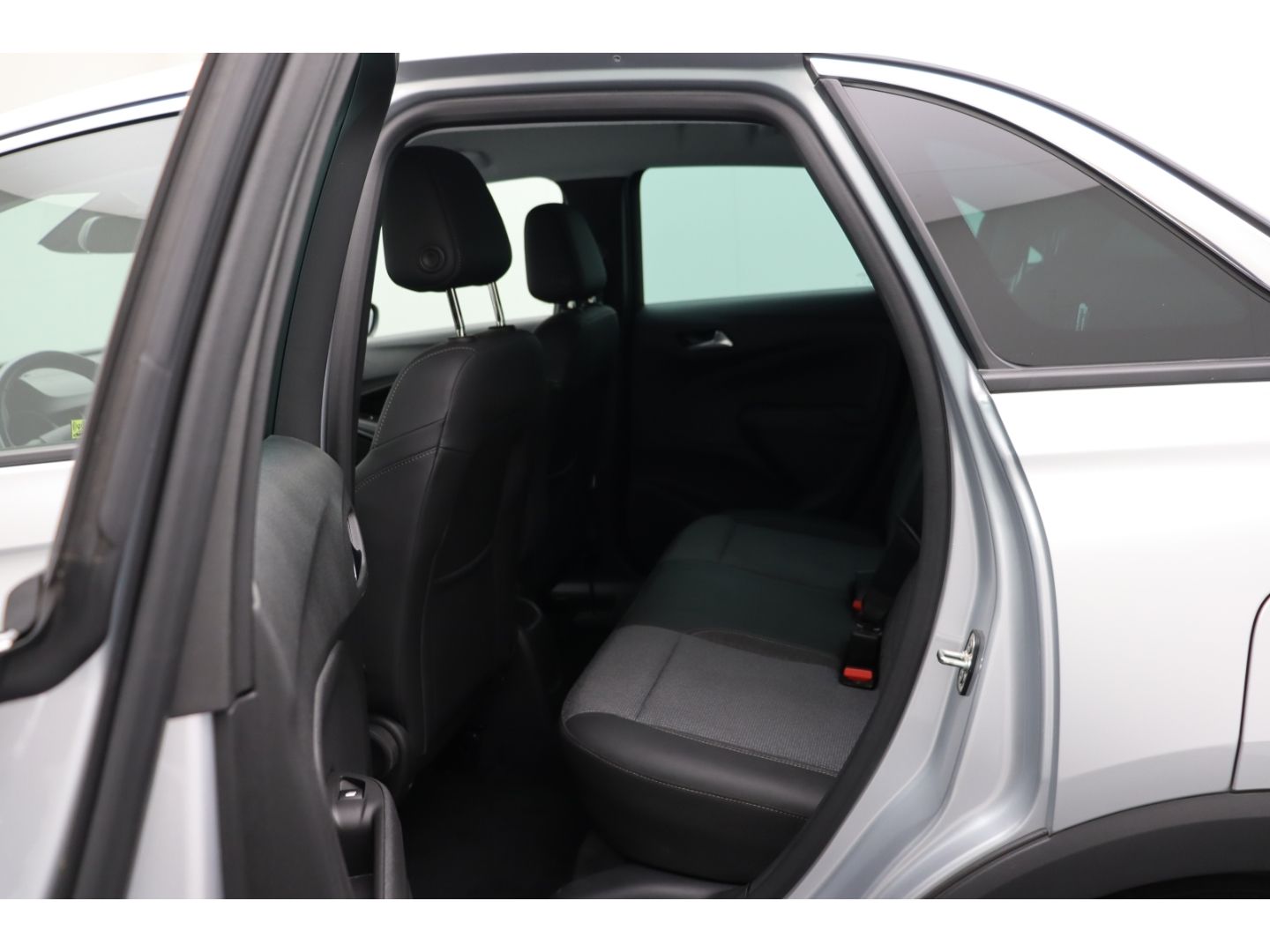 Fahrzeugabbildung Opel Crossland 1.2 Business Elegance Kamera LED Navi