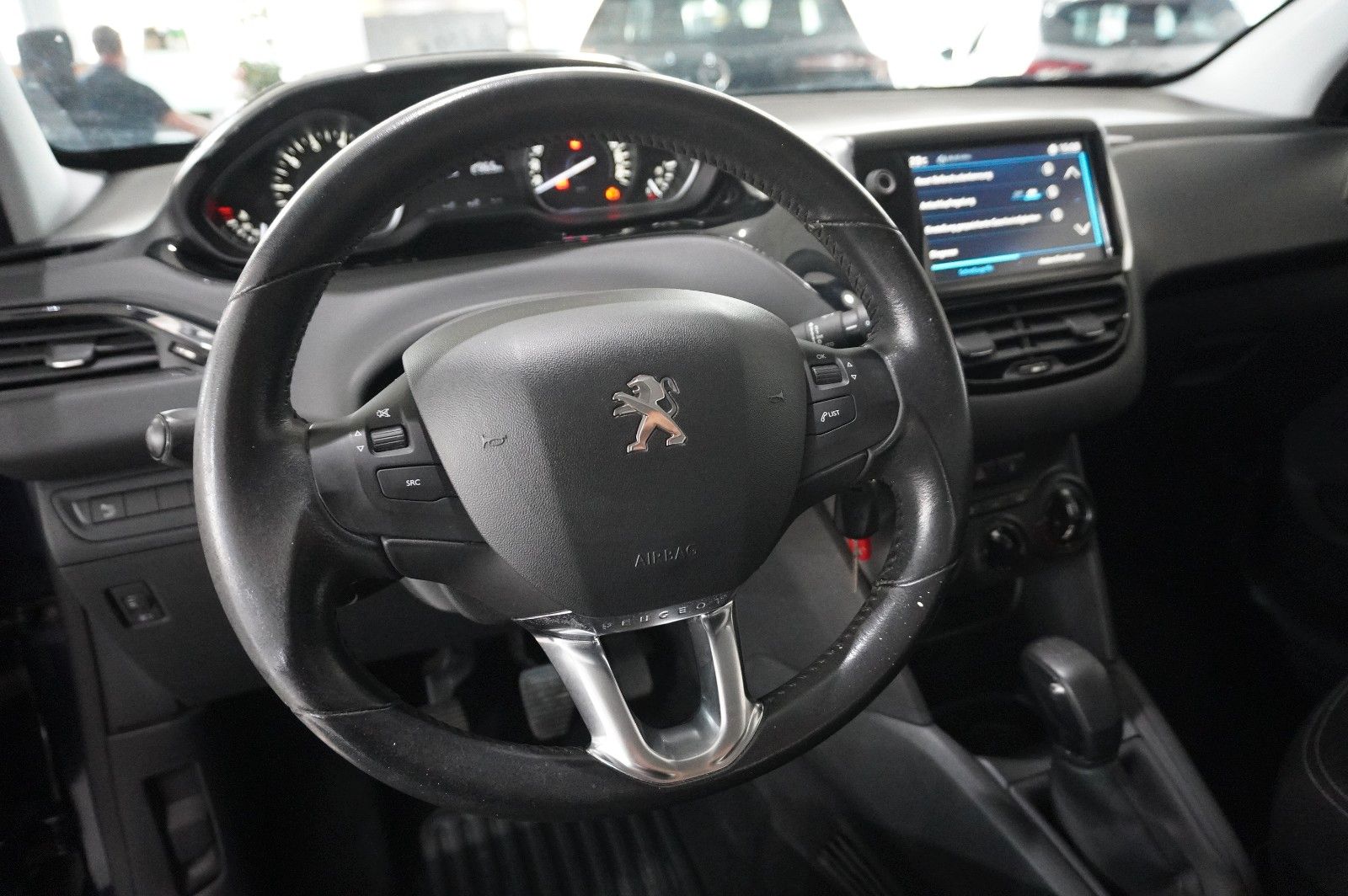 Fahrzeugabbildung Peugeot 208 LIM. 1.2 ACTIVE NAVI/LED/KLIMA/SHZ/PDC/TEMP