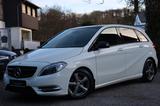 Mercedes-Benz B 200 7G DCT/PANO/KAMERA/Bi-Xenon/Sport/Leder/ - Mercedes-Benz B 200 mit Benzin-Antrieb
