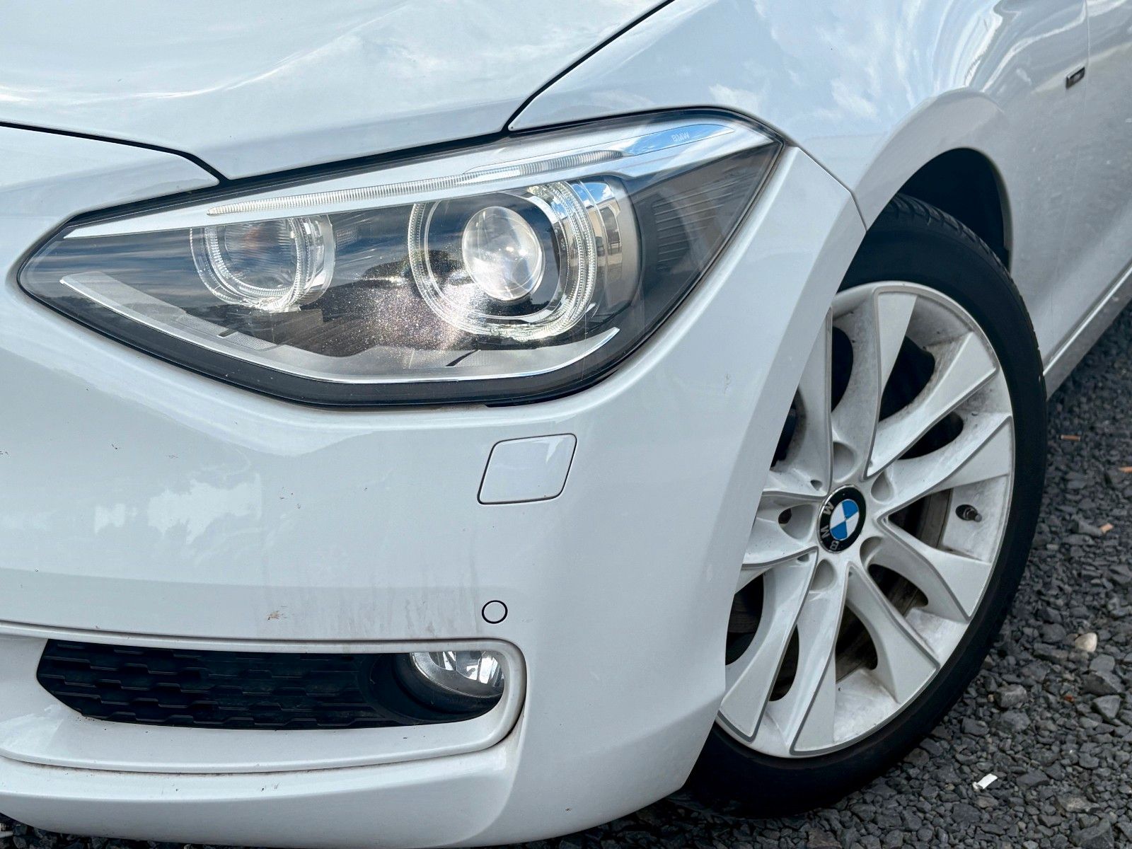 Fahrzeugabbildung BMW 120d 5-Türer URBAN Aut. Navi Xenon Leder SpeedLi