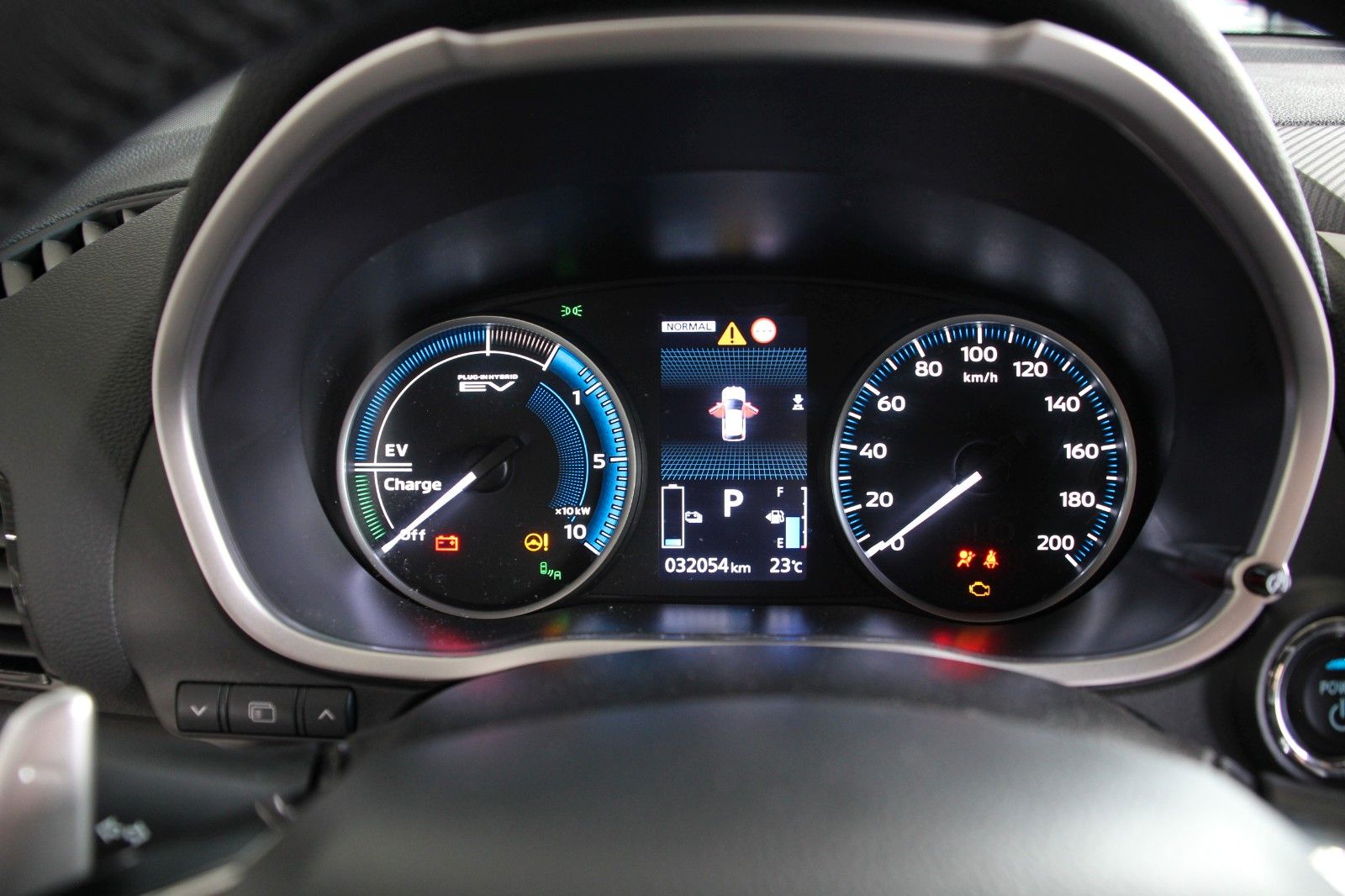 Fahrzeugabbildung Mitsubishi Eclipse Cross Top PHEV AHK