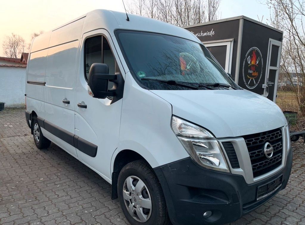 Image of Nissan NV400