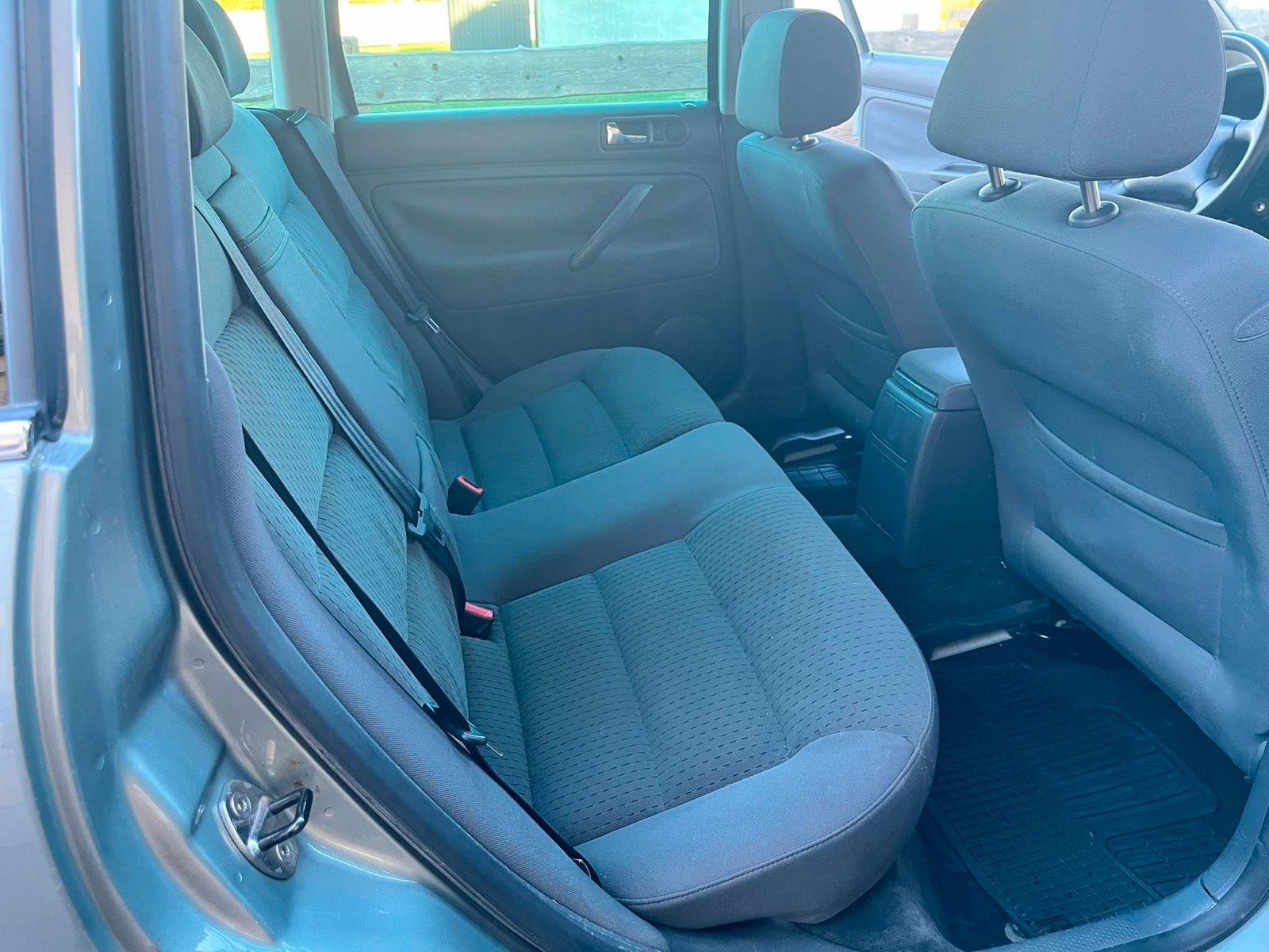 Volkswagen Passat 2004 — photo 10