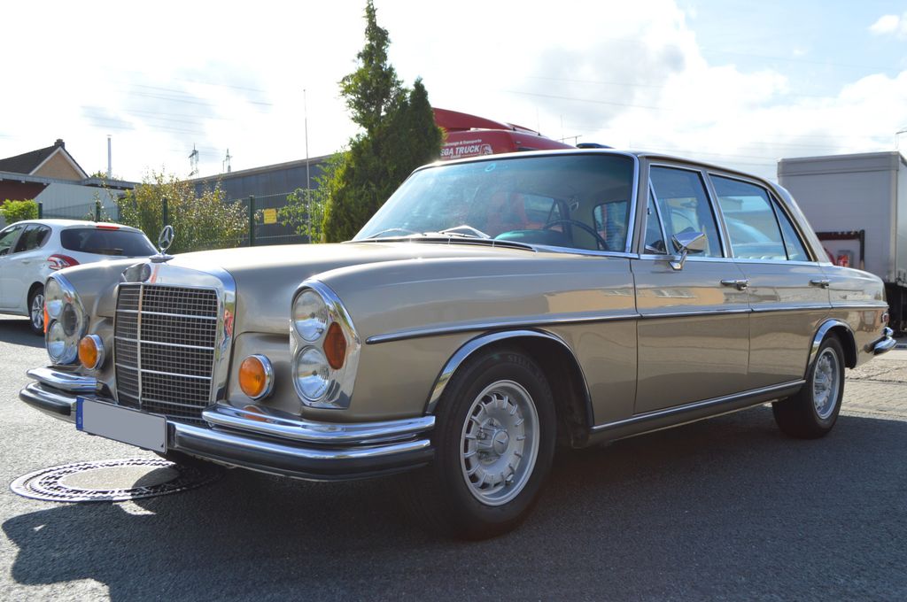 Mercedes-Benz 280