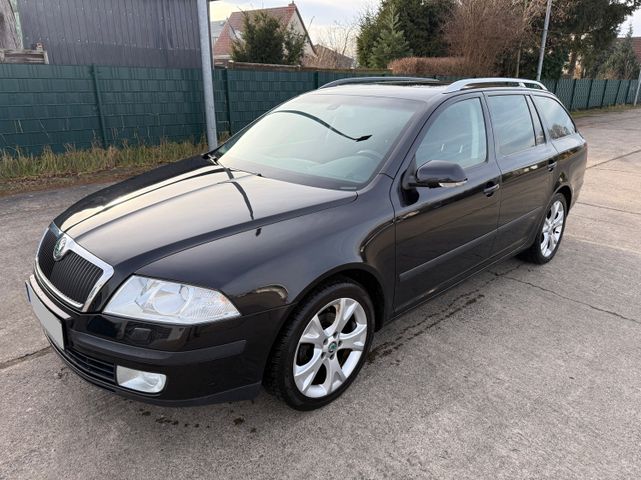 Skoda Octavia 1.6TSI Elegance Xenon AHK Klima TÜV neu